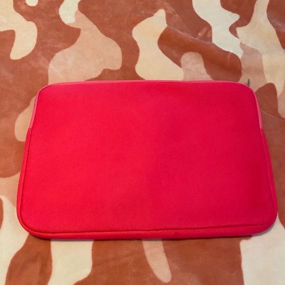 Victoria’s Secret PINK Laptop Case - Picture 2 of 2